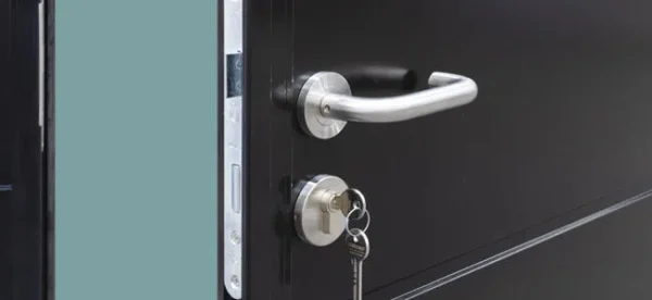 stainless-steel-handles-locking-system